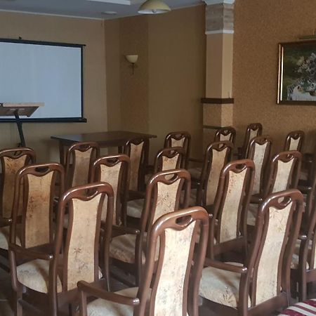 Shato Paradis Hotel Ирпин Екстериор снимка