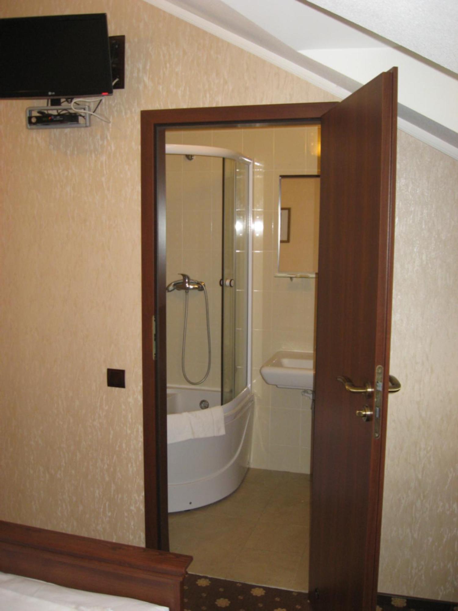Shato Paradis Hotel Ирпин Стая снимка