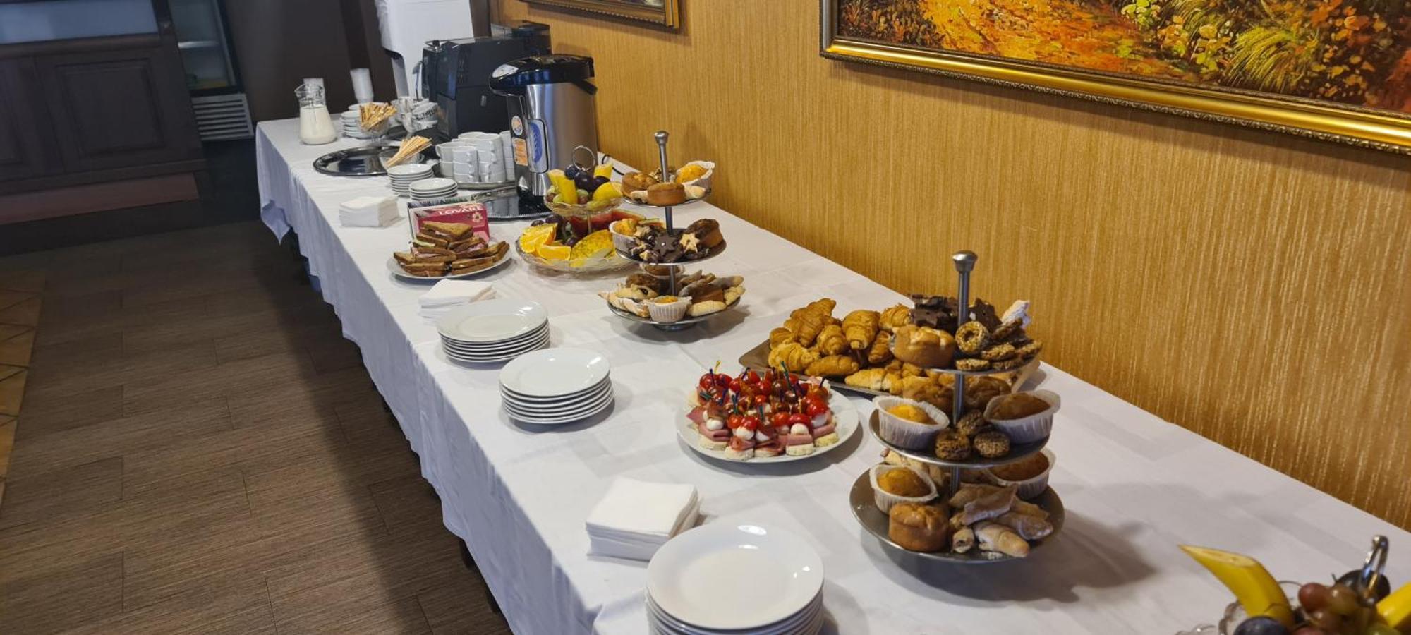Shato Paradis Hotel Ирпин Екстериор снимка